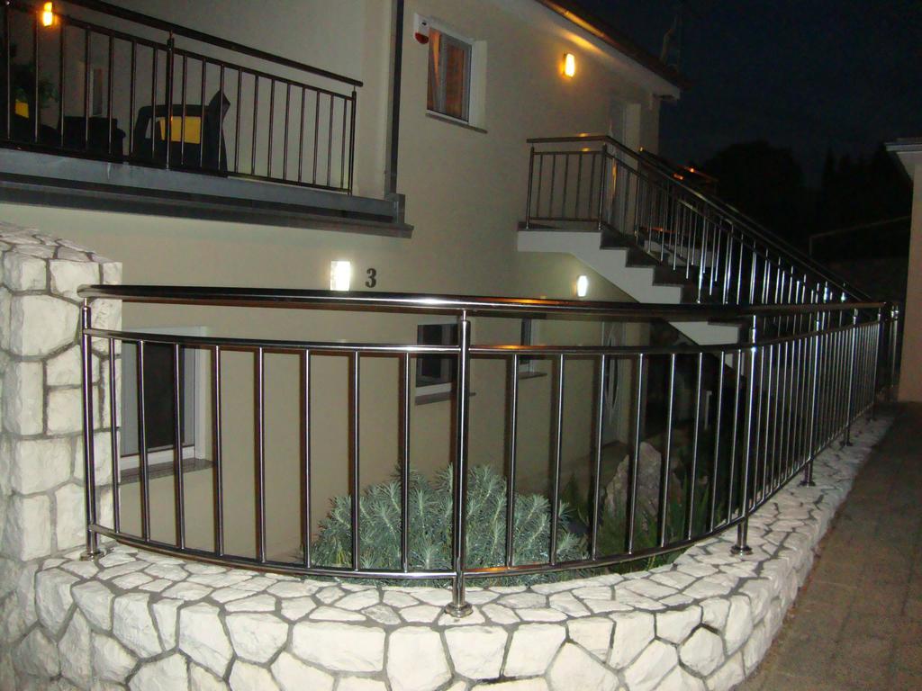 Apartments Ilona Novi Vinodolski Bagian luar foto