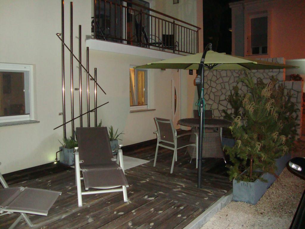 Apartments Ilona Novi Vinodolski Bagian luar foto