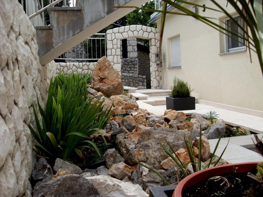 Apartments Ilona Novi Vinodolski Bagian luar foto