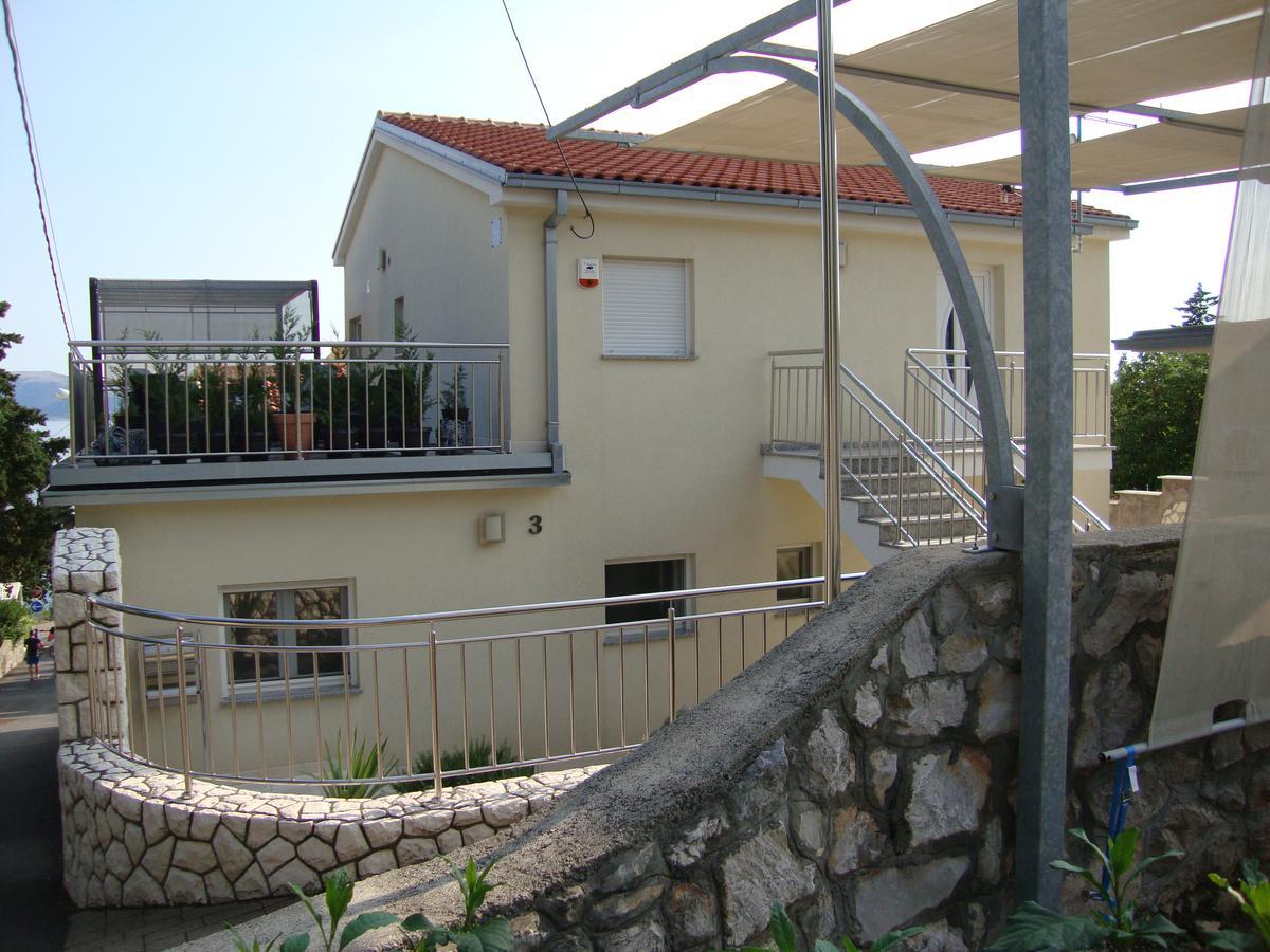Apartments Ilona Novi Vinodolski Bagian luar foto