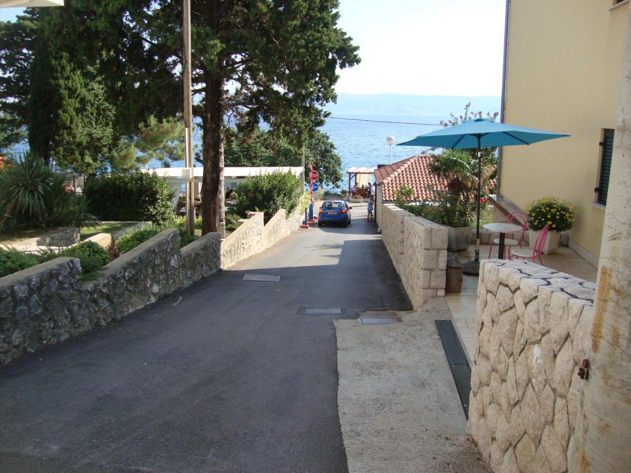 Apartments Ilona Novi Vinodolski Bagian luar foto